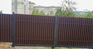 Купить распашные ворота из штакетника Алейск, цена от 2804 руб.